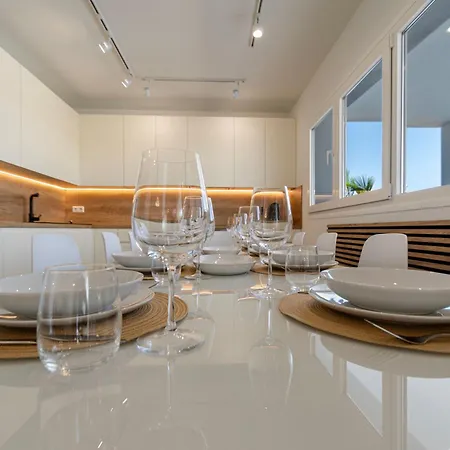 Villa Happyplace - With Panoramic Sea View Heated Infinity Saltwater Pool