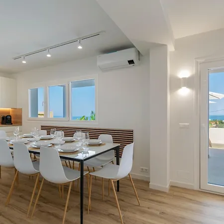 Villa Happyplace - With Panoramic Sea View Heated Infinity Saltwater Pool *